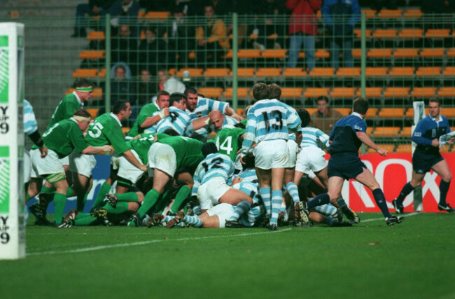 ireland-try-a-fifteen-man-maul-in-the-last-minute-to-try-and-win