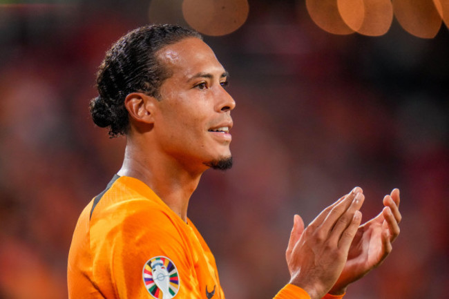 eindhoven-netherlands-07th-sep-2023-eindhoven-netherlands-september-7-virgil-van-dijk-of-the-netherlands-applauds-for-the-fans-during-the-uefa-euro-2024-european-qualifiers-match-between-nethe