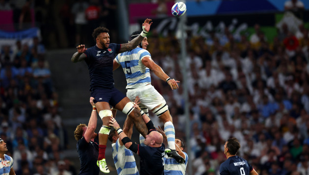 courtney-lawes-competes-for-a-lineout-with-tomas-lavanini