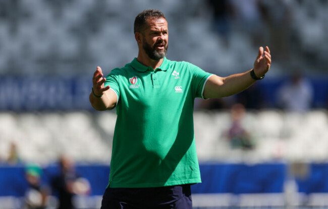 andy-farrell-during-the-warm-up