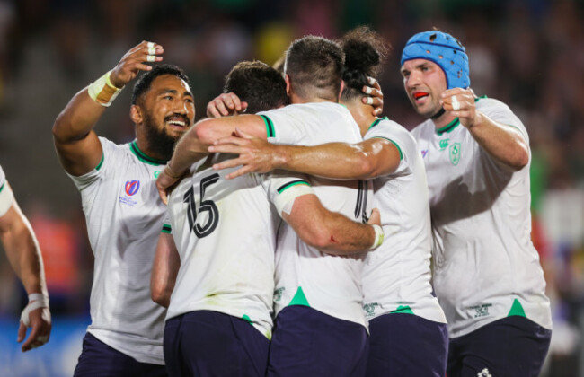 jonathan-sexton-celebrates-after-scoring