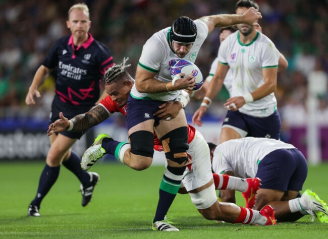 caelen-doris-is-tackled-by-halaleva-fifita