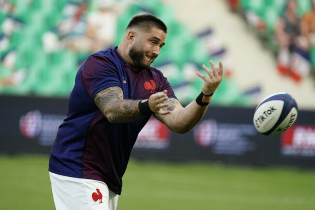 cyril-baille-warms-up