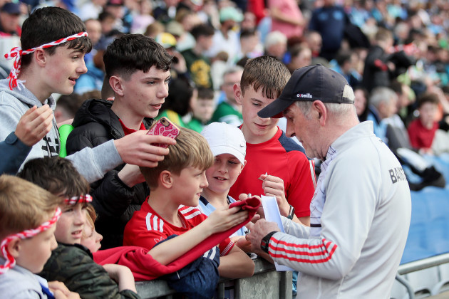 mickey-harte-signs-autographs-after-the-game
