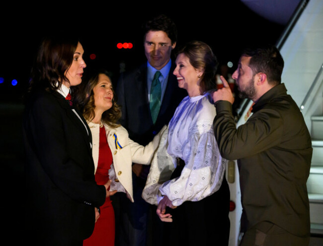 ottawa-can-21st-sep-2023-ukrainian-president-volodymyr-zelensky-right-and-his-wife-olena-zelenska-are-greeted-by-ambassador-of-ukraine-to-canada-yulia-kovaliv-left-deputy-prime-minister-chryst