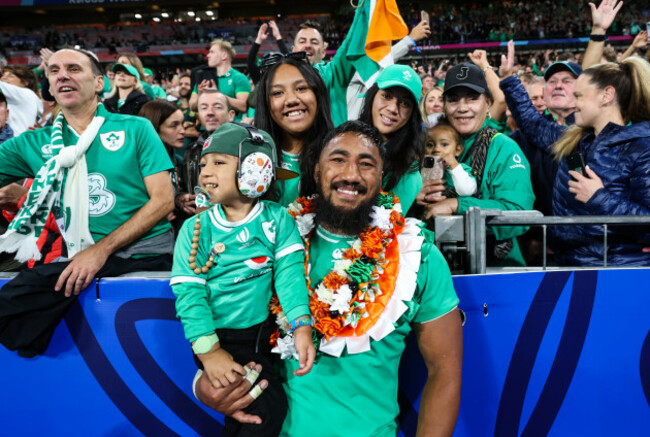 bundee-aki-with-his-family-after-the-game