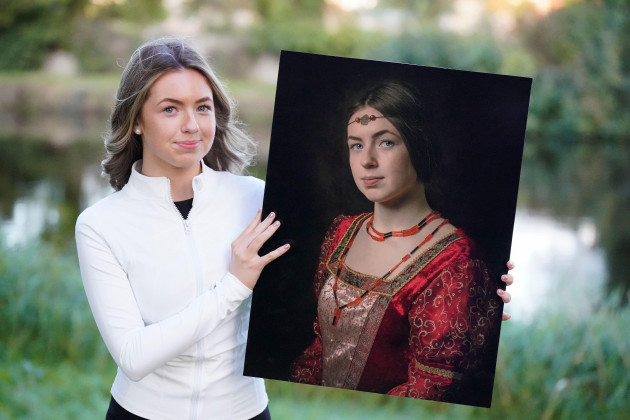 aine-quinn-holds-a-picture-of-herself-as-la-belle-ferronniere-by-leonardo-da-vinci-which-formed-part-of-an-exhibition-at-athy-library-entitled-prado-on-the-barrow-by-members-of-athy-photographic-soci