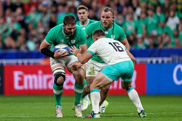 iain-henderson-comes-up-against-deon-fourie