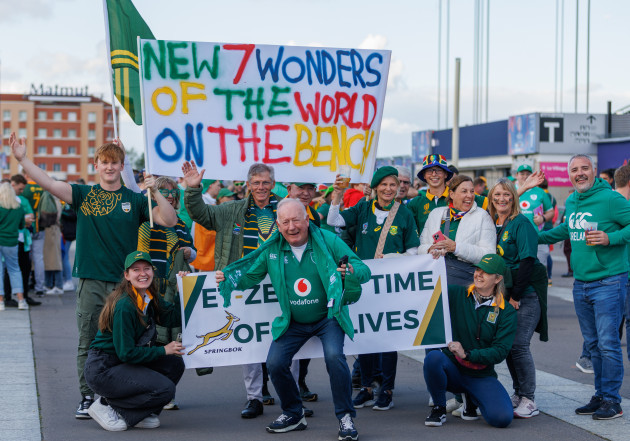 south-africa-fans-before-the-game