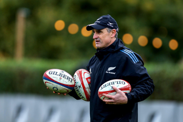 new-zealand-assistant-coach-scott-mcleod-during-a-training-session-at-the-lensbury-resort-teddington-picture-date-friday-november-18-2022