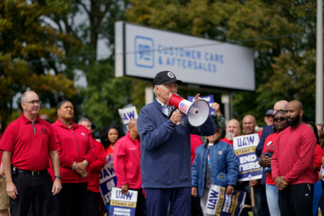 president-joe-biden-joins-striking-united-auto-workers-on-the-picket-line-tuesday-sept-26-2023-in-van-buren-township-mich-ap-photoevan-vucci