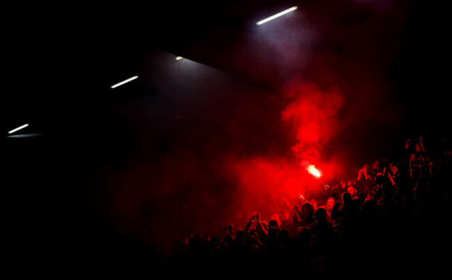 shelbourne-fans-set-off-flares