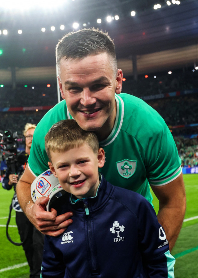 johnny-sexton-celebrates-winning-with-his-son-luca