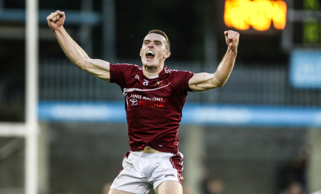 brian-fenton-celebrates-a-last-minute-equaliser-to-send-the-game-to-extra-time