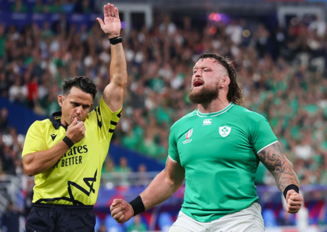 andrew-porter-celebrates-after-iain-henderson-scores