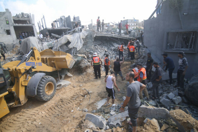 palestinians-look-for-survivors-after-an-israeli-airstrike-in-rafah-refugee-camp-southern-gaza-strip-thursday-oct-12-2023-ap-photohatem-ali