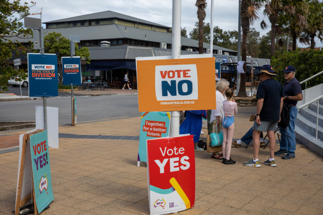 friday-6th-october-2023-polling-station-open-in-avalon-beach-sydney-for-residents-and-australian-citizens-to-cast-their-yes-or-no-vote-in-support-or-otherwise-of-the-voice-to-parliament-a-yes-vote-i