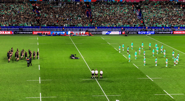 ireland-team-face-the-haka-in-a-shape-of-eight-in-memory-of-anthony-foley