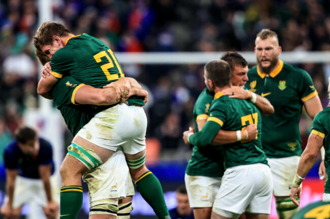 kwagga-smith-celebrates-with-teammates-after-the-game