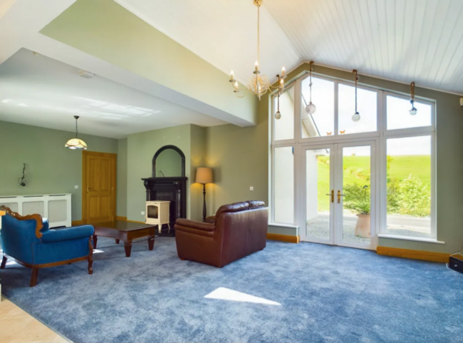 Screenshot 2023-10-18 at 22.09.11