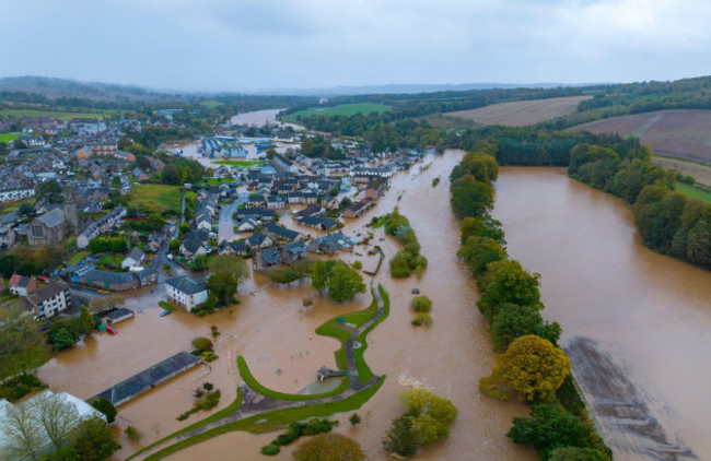brechin-scotland-uk-20th-october-2023-aerial-views-of-brechin-after-the-river-south-esk-breaks-its-banks-in-the-early-hours-on-friday-many-streets-adjacent-to-the-river-are-flooded-and-residents