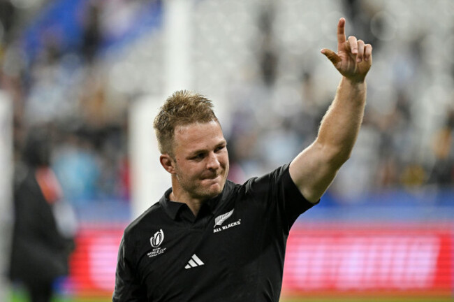 sam-cane-celebrates-after-the-game