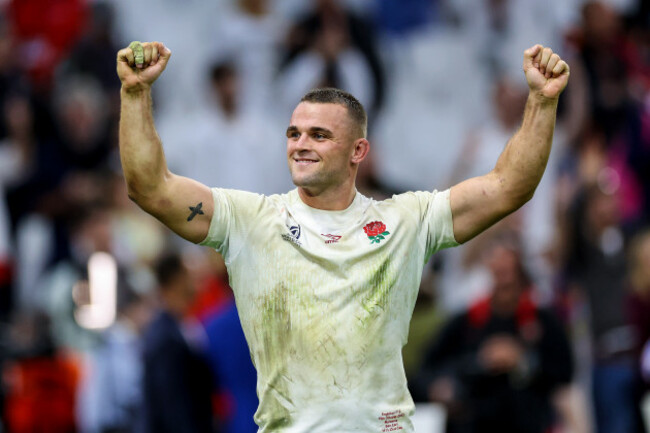 ben-earl-celebrates-after-the-game