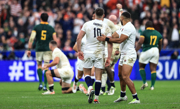 owen-farrell-is-congratulated-on-kicking-a-drop-goal-by-joe-marchant