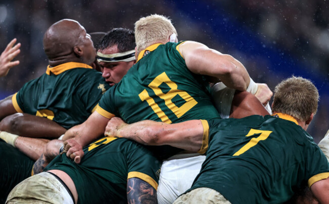 jamie-george-during-a-scrum