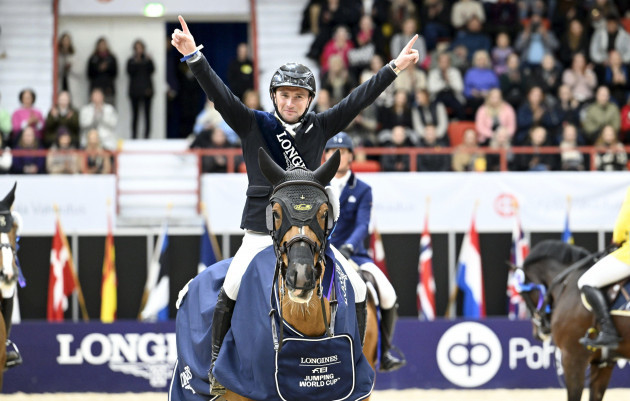 helsinki-finland-22nd-oct-2023-richard-howley-of-ireland-and-horse-consulent-de-prelet-z-won-the-longines-fei-jumping-world-cup-at-the-helsinki-international-horse-show-in-helsinki-on-october-22