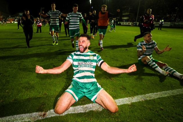 roberto-lopes-celebrates-winning-the-league-at-the-full-time-whistle