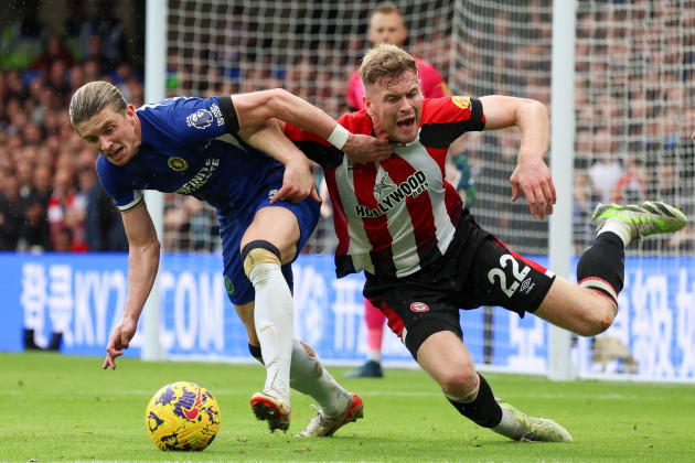 chelseas-conor-gallagher-left-duels-for-the-ball-with-brentfords-nathan-collins-during-the-english-premier-league-soccer-match-between-chelsea-and-brentford-at-stamford-bridge-stadium-in-london-s