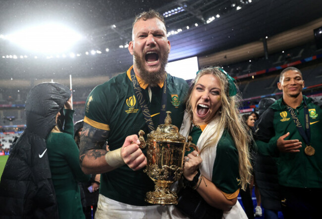 rg-snyman-celebrates-with-his-wife-saskia
