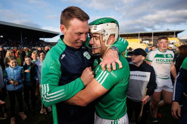 brian-hogan-celebrates-after-the-game-with-paddy-deegan