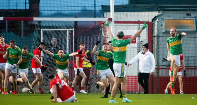 glen-players-celebrate-their-opening-goal