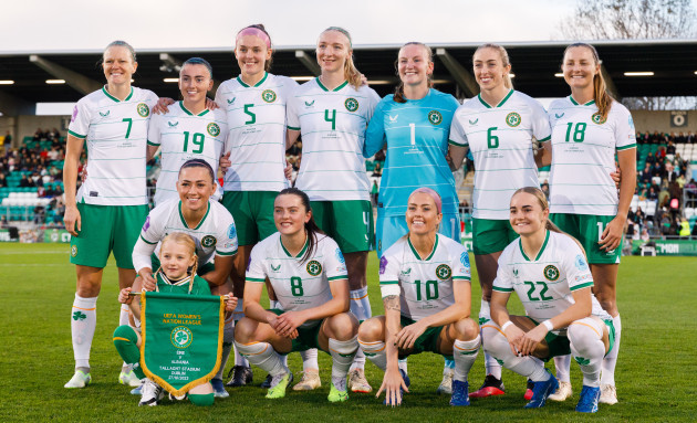 the-ireland-team-photo-ahead-of-the-game