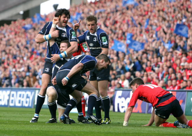 gordon-darcy-celebrates-his-try-with-shane-horgan-and-luke-fitzgerald