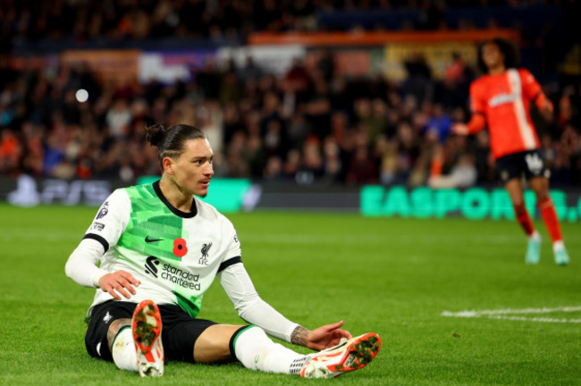 kenilworth-road-luton-bedfordshire-uk-5th-nov-2023-premier-league-football-luton-town-versus-liverpool-darwin-nunez-of-liverpool-credit-action-plus-sportsalamy-live-news