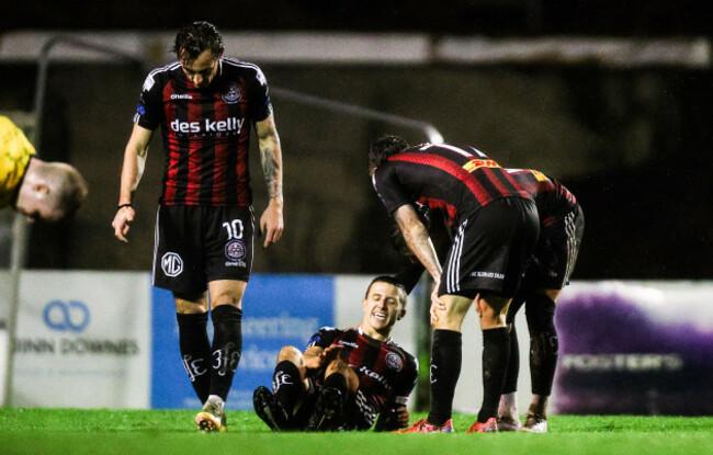 keith-buckley-picks-up-an-injury