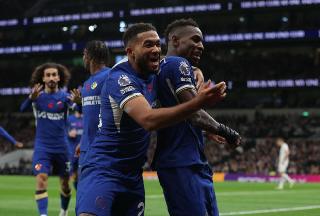 london-uk-6th-nov-2023-nicolas-jackson-of-chelsea-celebrates-after-scoring-to-make-it-2-1-during-the-premier-league-match-at-the-tottenham-hotspur-stadium-london-picture-credit-should-read-paul
