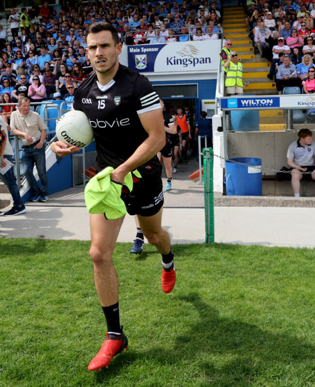 niall-murphy-takes-to-the-field