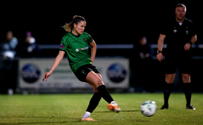 erin-mclaughlin-scores-a-goal