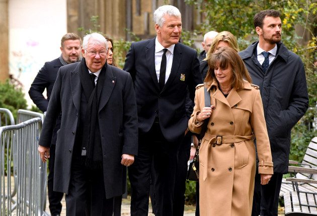 sir-alex-ferguson-and-david-gill-arrive-ahead-of-the-funeral-service-for-sir-bobby-charlton-at-manchester-cathedral-manchester-manchester-united-and-england-great-sir-bobby-charlton-died-aged-86-in