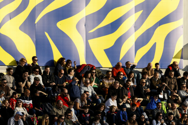zebre-fans-during-the-game