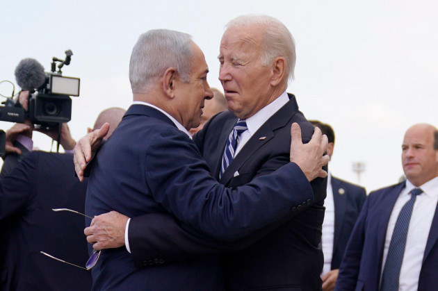 president-joe-biden-is-greeted-by-israeli-prime-minister-benjamin-netanyahu-after-arriving-at-ben-gurion-international-airport-wednesday-oct-18-2023-in-tel-aviv-ap-photoevan-vucci