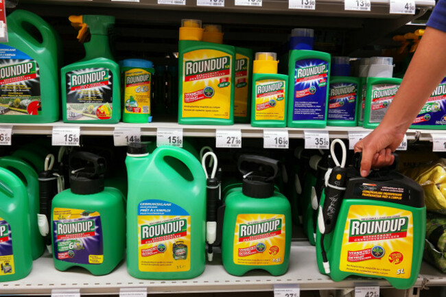 roundup-weedkillers-in-supermarket