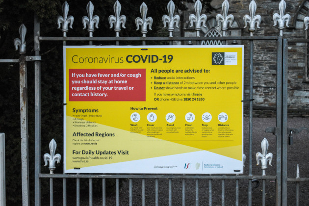 many-properties-in-bantry-are-displaying-covid-19-information-signs-by-hse