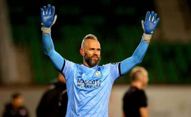 alan-mannus-is-substituted