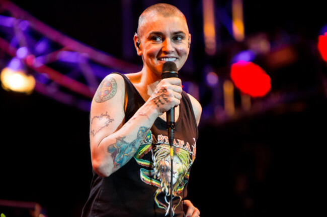 lugano-switzerland-11th-july-2014-the-irish-singer-songwriter-sinead-oconnor-performs-live-at-piazza-della-riforma-during-the-estival-jazz-lugano-2014-credit-rodolfo-sassanoalamy-live-news