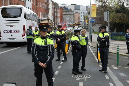 PARNELL SQ SCENES 6483_90693552